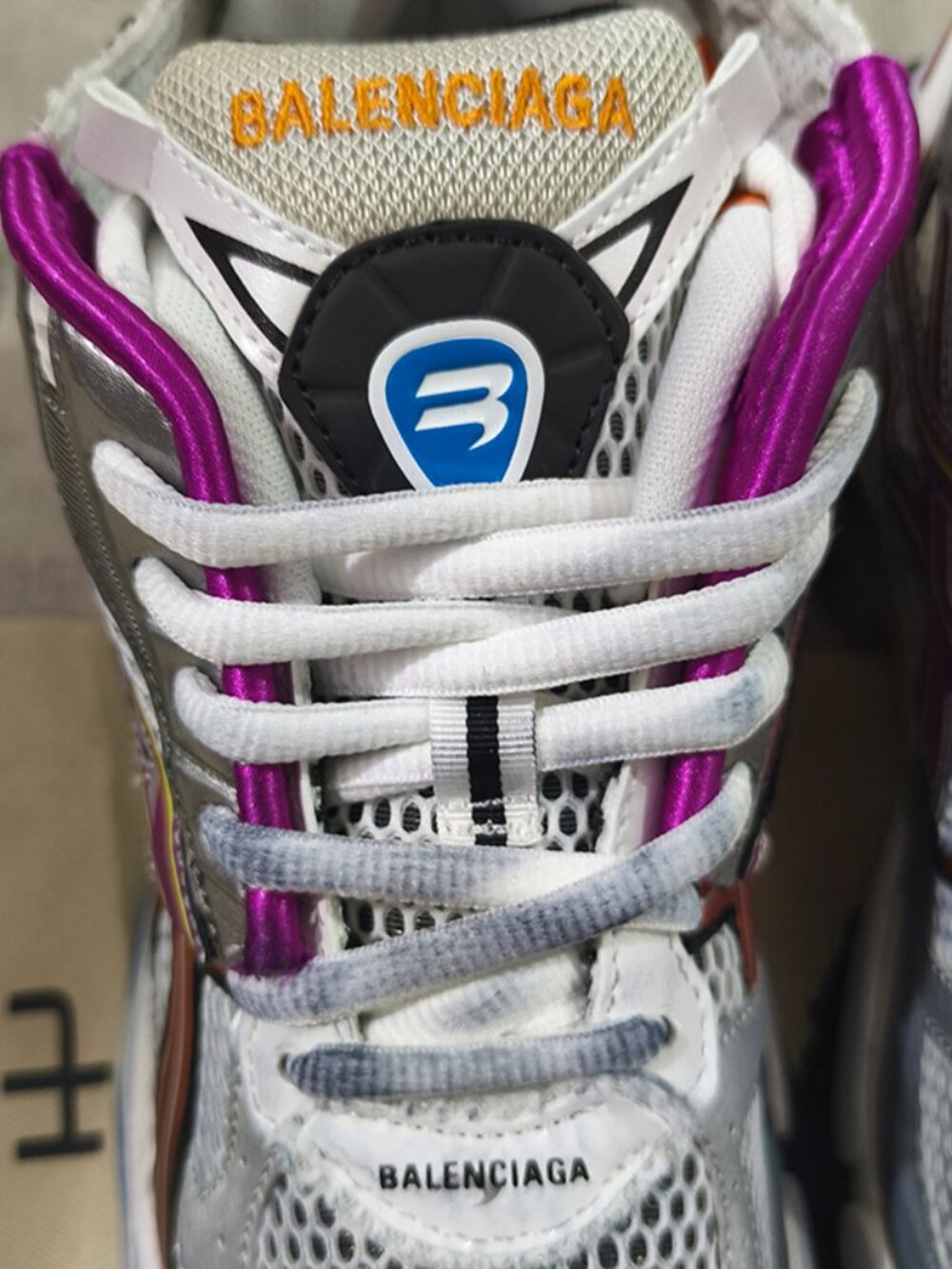 Balenciaga Color-Blocked Chunky Sneakers - Picture 3 of 8